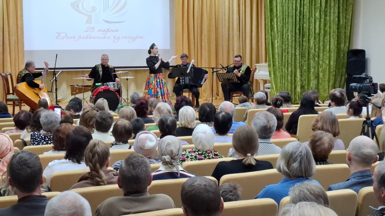 Марта Серебрякова и ансамбль «Губерния» выступили в «Тарханах» Марта Серебрякова и ансамбль «Губерния» выступили в «Тарханах»